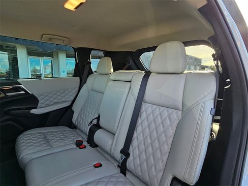 Used 2023 Mitsubishi Outlander SEL image 14