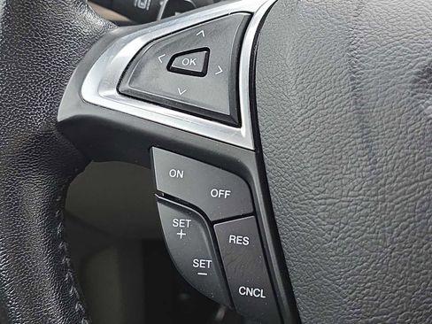 Used 2017 Ford Fusion SE w/ Fusion SE Technology Package image 27