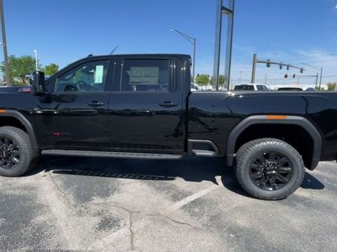 New 2026 GMC Sierra 2500 AT4 w/ AT4 Premium Plus Package AWD/4WD image 7