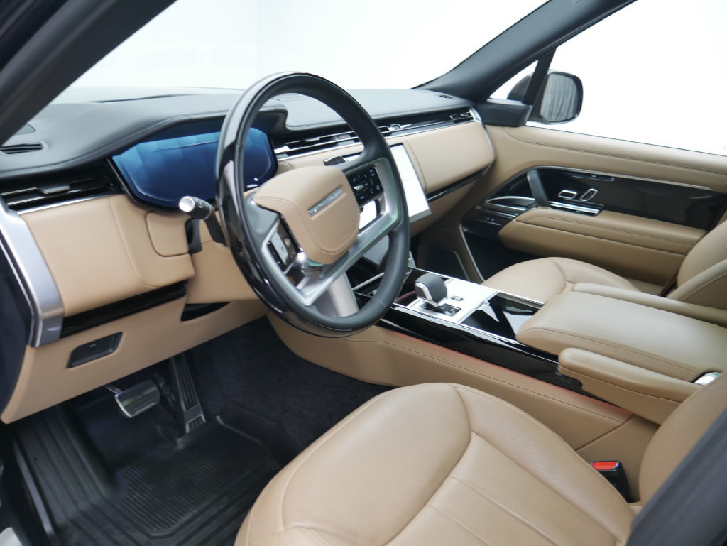 Certified 2025 Land Rover Range Rover Autobiography AWD/4WD image 5