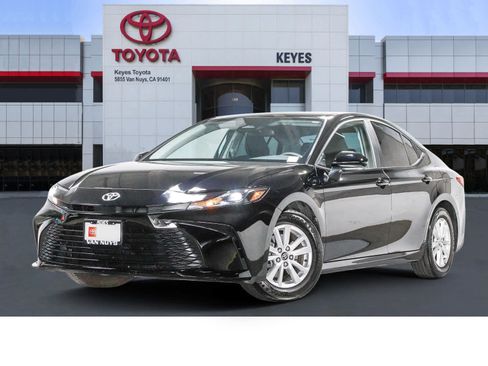 Used 2025 Toyota Camry LE FWD image 1