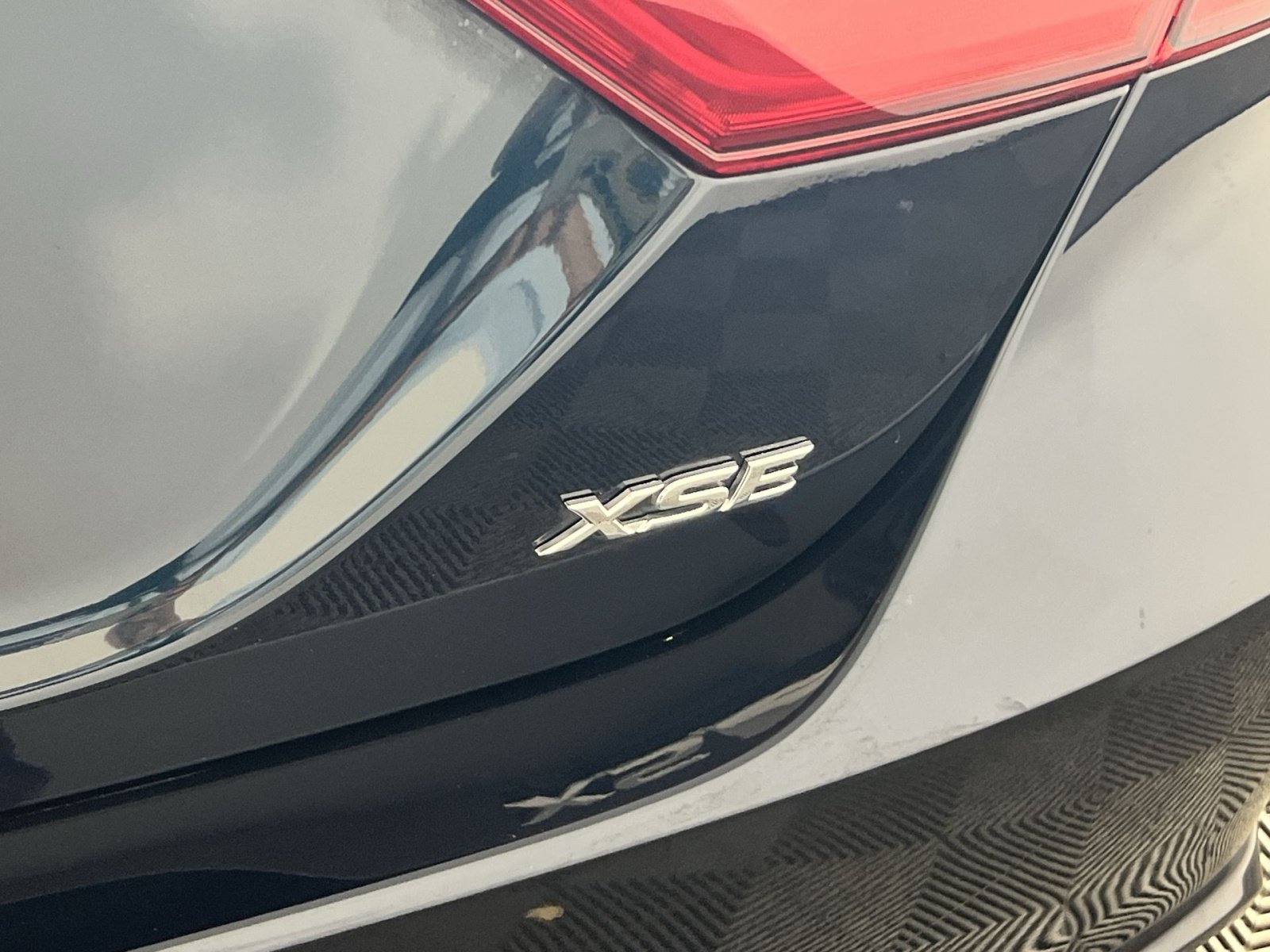 Used 2019 Toyota Camry XSE FWD image 27