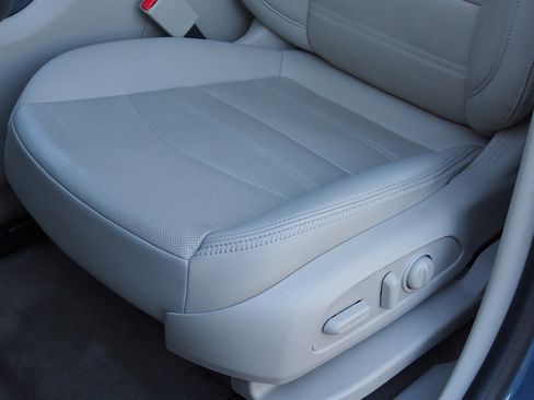 Used 2024 GMC Terrain Denali w/ Denali Premium Package image 17