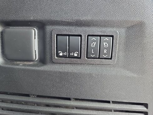 Used 2023 Chevrolet Tahoe Z71 image 29