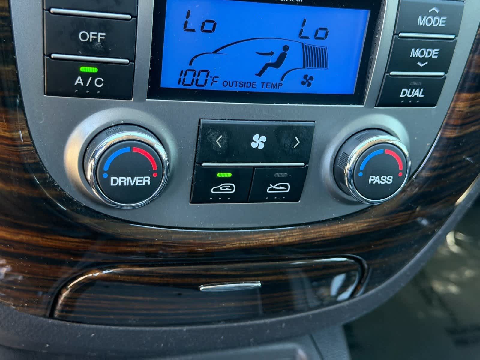 Used 2011 Hyundai Santa Fe Limited FWD image 25