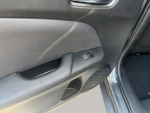 Used 2019 Toyota Prius LE w/ Carpet Mat Package FWD image 29
