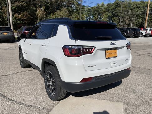 Used 2024 Jeep Compass Limited image 7