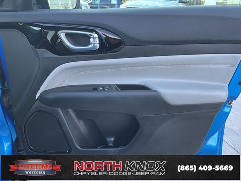 Used 2024 Jeep Compass Limited image 27