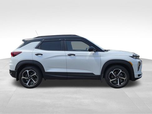 Used 2023 Chevrolet TrailBlazer RS w/ Sun and Liftgate Package FWD image 5