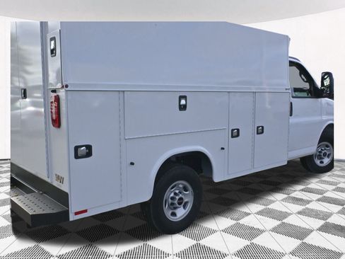 New 2025 GMC Savana 3500 w/ Power Convenience Package image 21