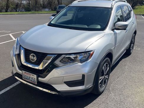 Used 2019 Nissan Rogue SV w/ Premium Package image 1