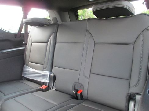 New 2026 GMC Yukon XL Denali w/ Denali Reserve Package AWD/4WD image 14