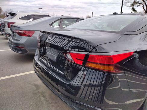 Used 2025 Nissan Altima 2.5 SV image 6