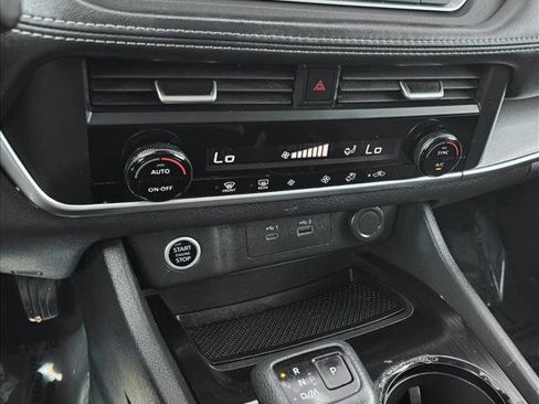 Used 2023 Nissan Rogue SV AWD/4WD image 15