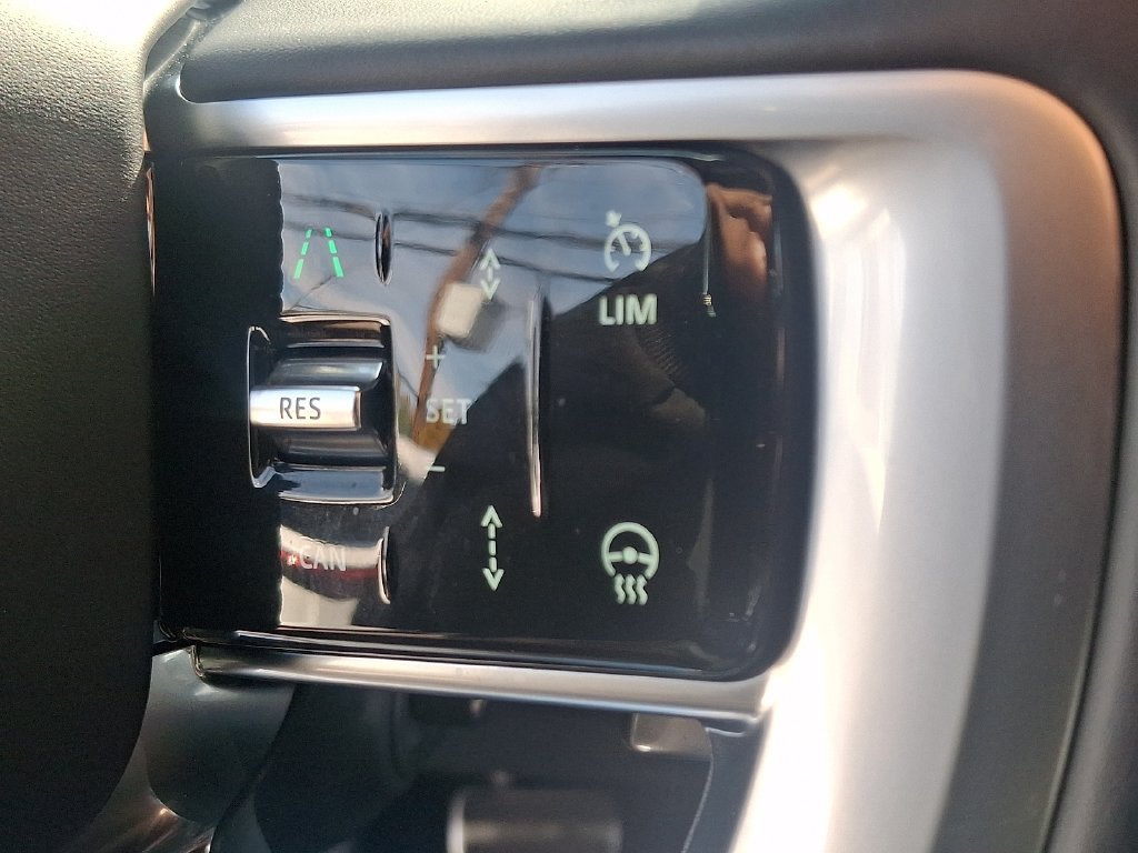 Used 2025 Land Rover Range Rover SE AWD/4WD image 23