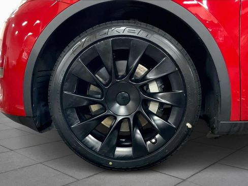 Used 2021 Tesla Model Y Long Range image 10