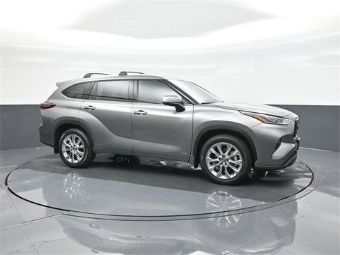 New 2026 Toyota Highlander Limited image 17