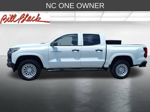 Used 2023 Chevrolet Colorado W/T AWD/4WD image 2