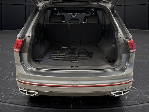 Used 2024 Volkswagen Tiguan SEL R-Line image 15