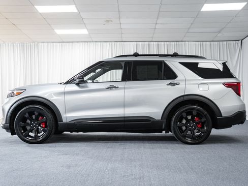 Used 2020 Ford Explorer ST w/ ST Street Pack image 5
