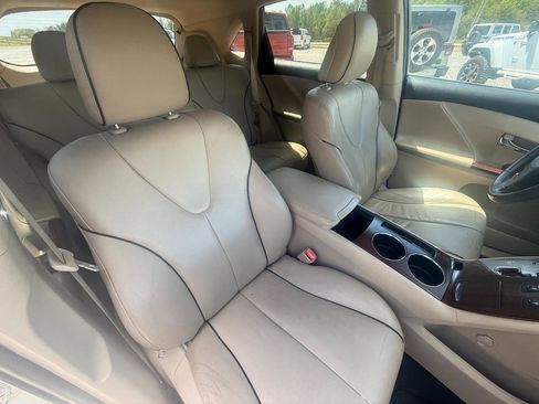 Used 2010 Toyota Venza AWD image 6