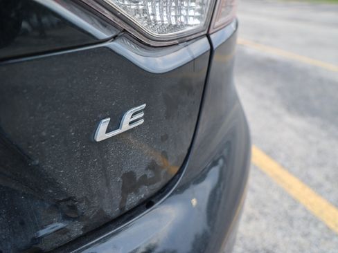 Used 2022 Toyota Corolla LE FWD image 11