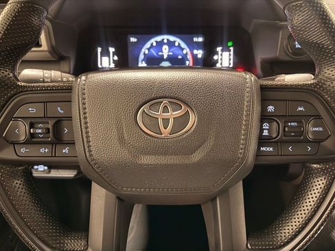 Used 2025 Toyota Tacoma SR5 AWD/4WD image 19