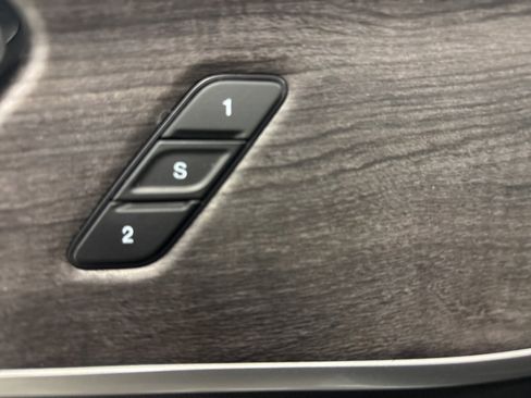 Used 2024 Jeep Grand Cherokee Limited image 16