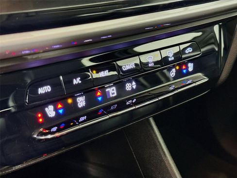 Used 2022 Chevrolet Bolt EUV Premier w/ Sun & Sound Package image 16