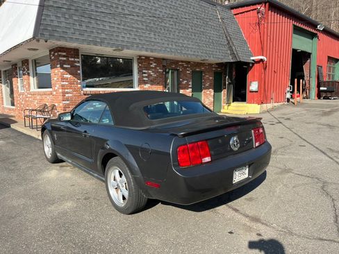 Used 2008 Ford Mustang Premium image 3