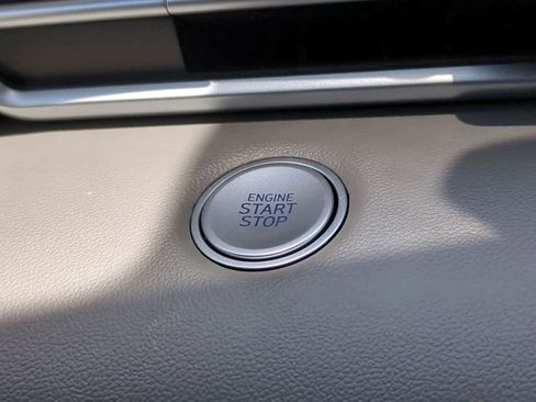 Used 2026 Hyundai Elantra Hybrid FWD image 25