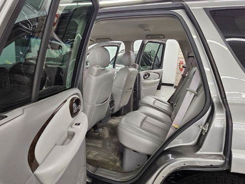 Used 2005 Buick Rainier CXL w/ Luxury Package AWD/4WD image 29