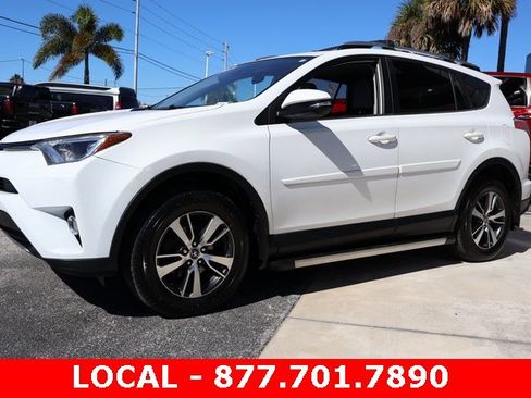 Used 2018 Toyota RAV4 XLE image 4