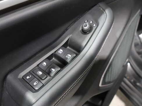 Used 2022 Jeep Grand Cherokee L Limited image 12