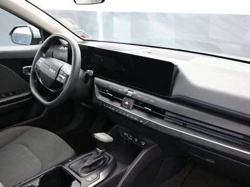 Used 2025 Kia K4 LXS FWD image 12