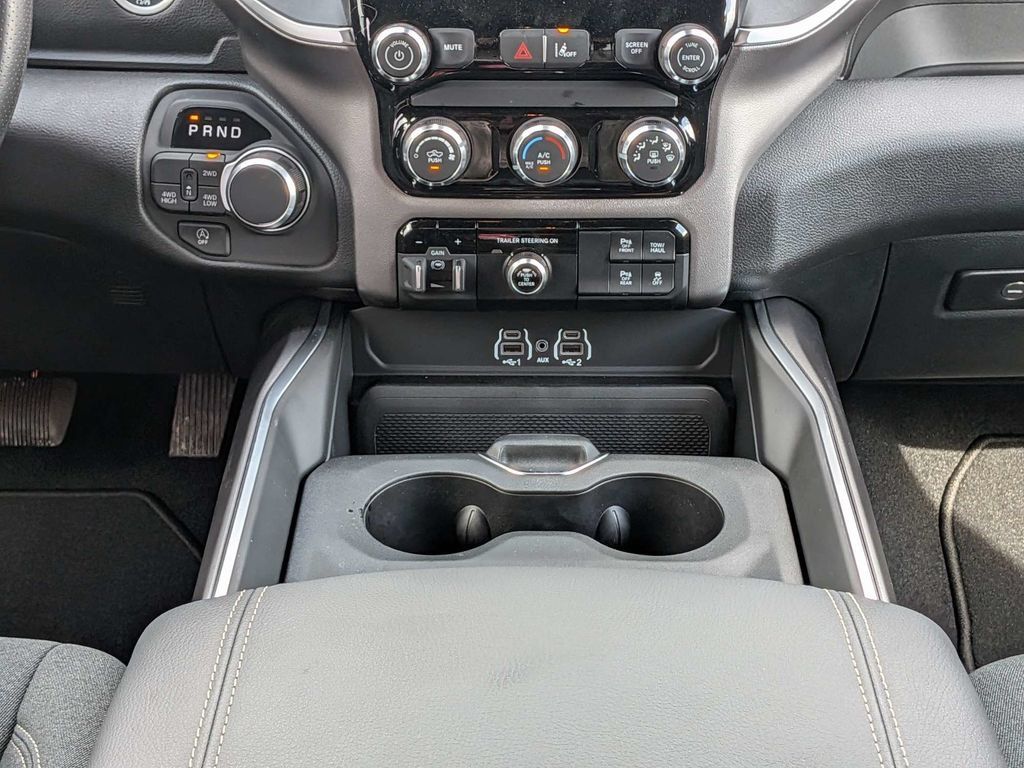 New 2026 RAM 1500 Express AWD/4WD image 19