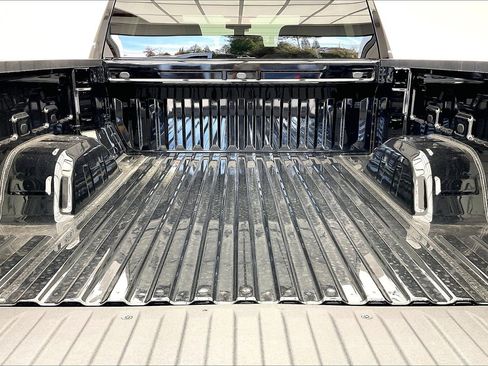 New 2026 GMC Sierra 1500 SLT w/ SLT Premium Package image 11