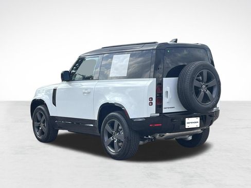 Used 2025 Land Rover Defender 90 X-Dynamic SE AWD/4WD image 3