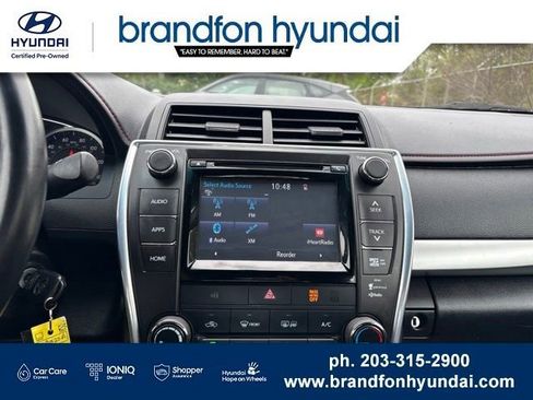 Used 2015 Toyota Camry SE w/ Moonroof Package FWD image 19