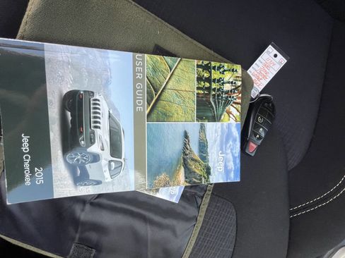 Used 2015 Jeep Cherokee Latitude w/ Cold Weather Group image 25