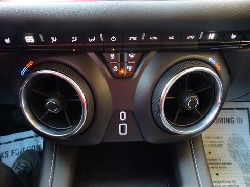 Used 2025 Chevrolet Blazer LT image 31