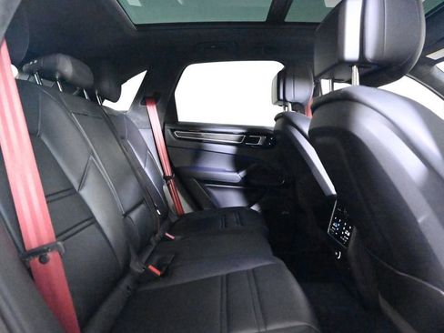 Certified 2023 Porsche Cayenne GTS AWD/4WD image 19