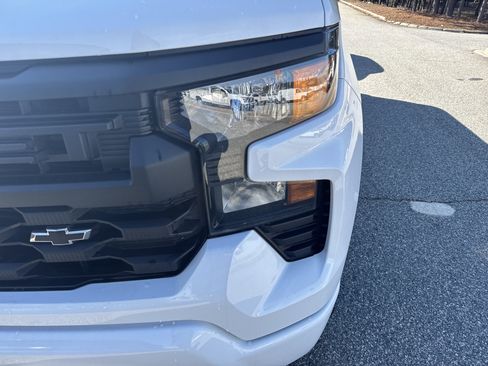 Used 2023 Chevrolet Silverado 1500 Custom image 6