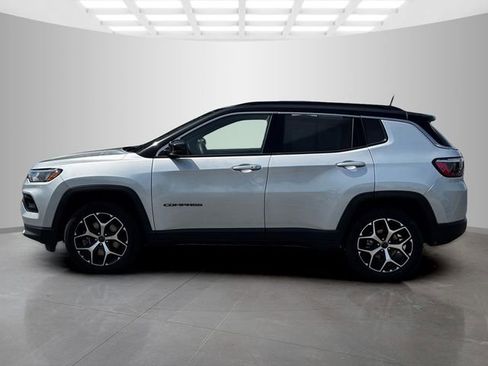 Used 2025 Jeep Compass Limited AWD/4WD image 4