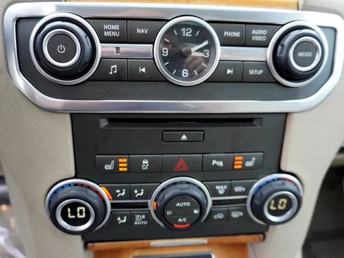 Used 2015 Land Rover LR4 HSE LUX image 18