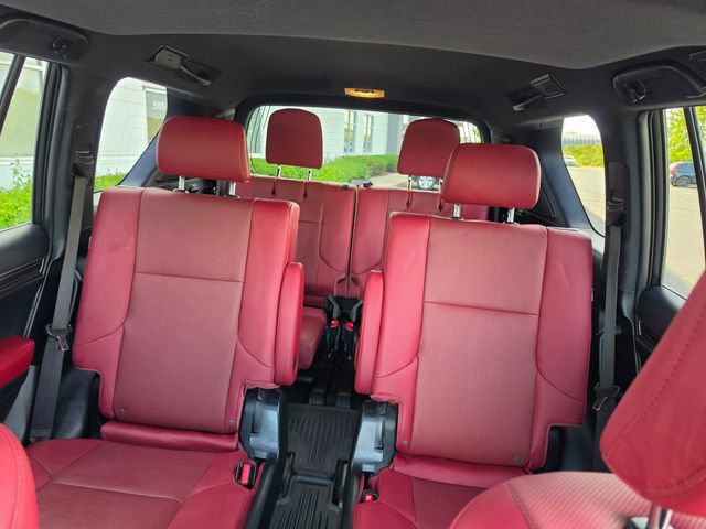 Used 2022 Lexus GX 460 Premium w/ Accessory Package AWD/4WD image 32