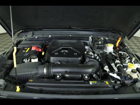 Used 2024 Jeep Wrangler Unlimited AWD/4WD image 17