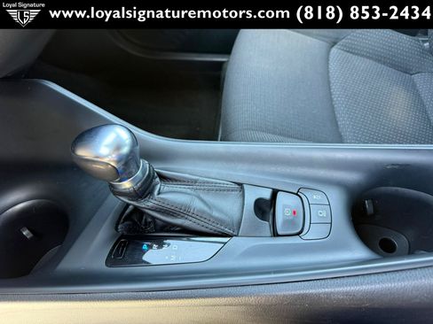 Used 2018 Toyota C-HR XLE FWD image 25