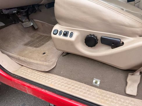 Used 2004 Ford F350 Lariat AWD/4WD image 14