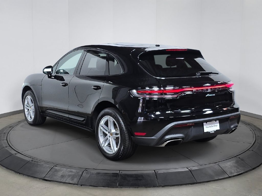 Certified 2023 Porsche Macan AWD/4WD image 3